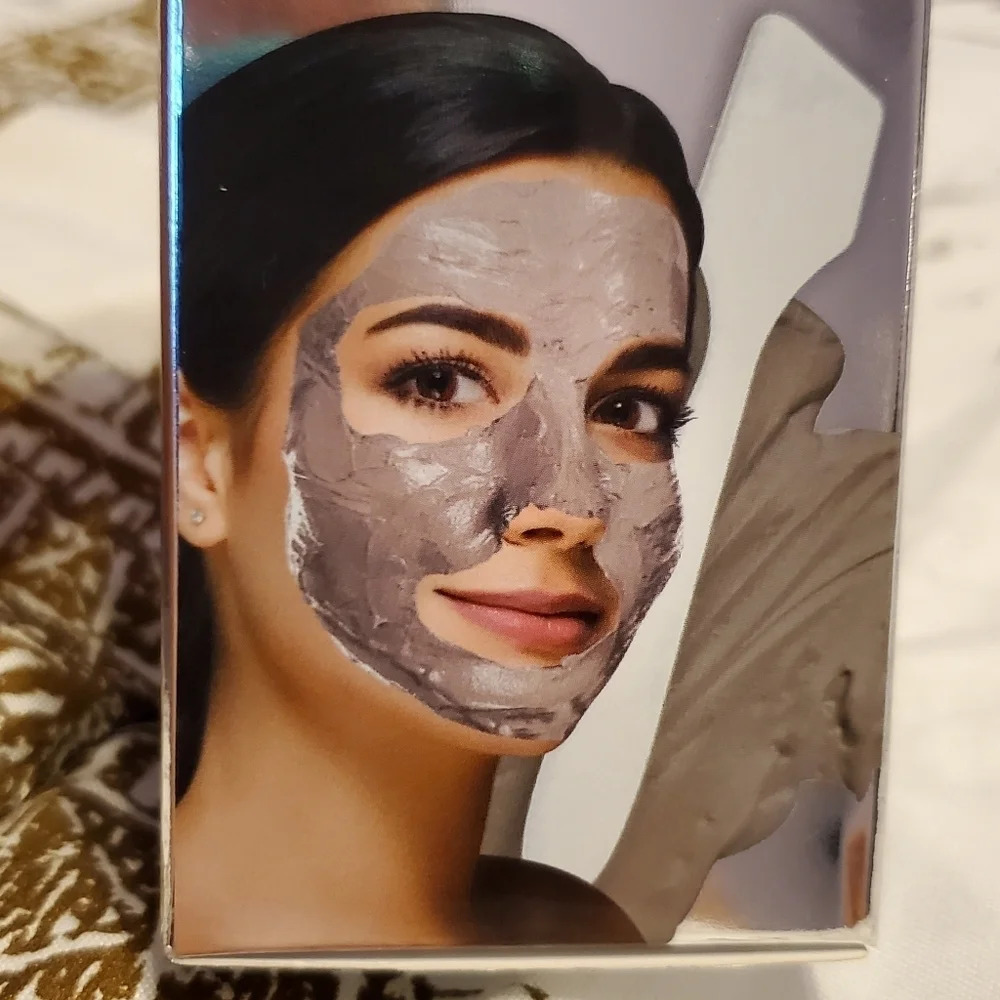 Global Beauty Clay Face Mask with Applicator 1.7oz - Picture 3 of 5